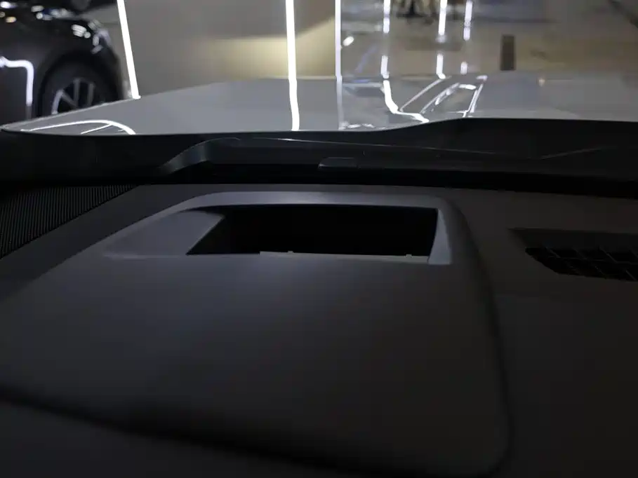 Фото 25 - Cadillac XT4