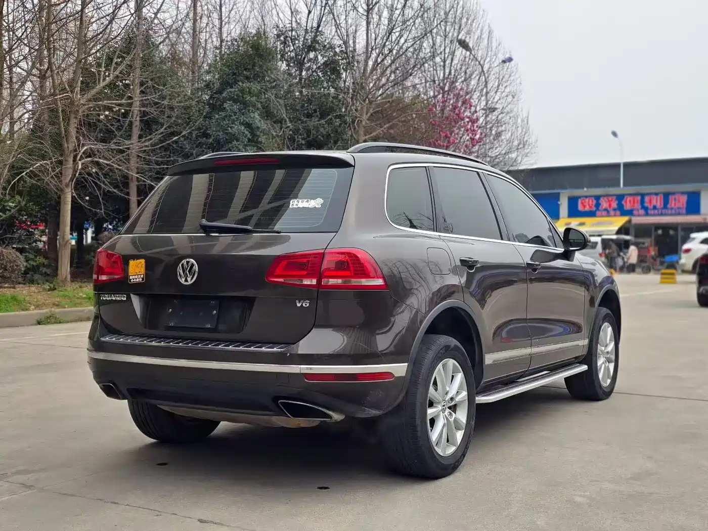 VOLKSWAGEN TOUAREG