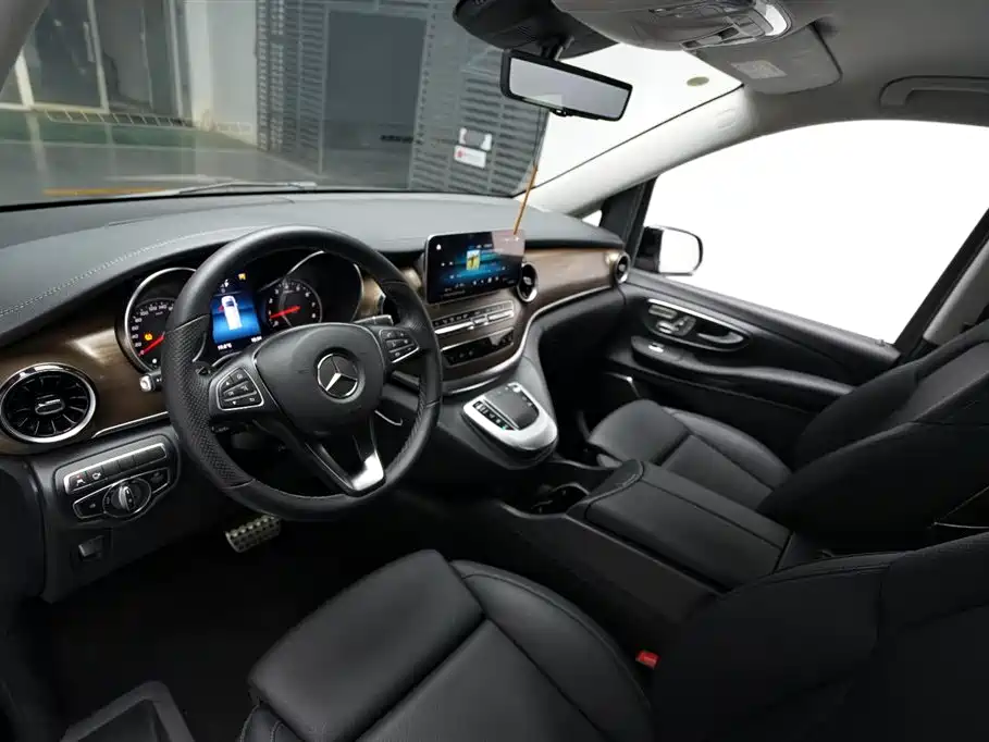 Mercedes-Benz V-Class 2022 V 260 L Long Wheelbase Prestige Edition фото 3