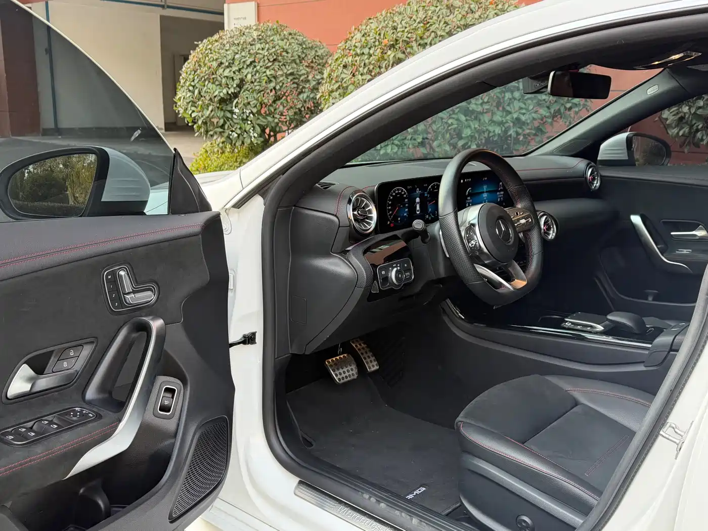 Mercedes-Benz CLA (Import) 2021 CLA 200 4MATIC фото 4