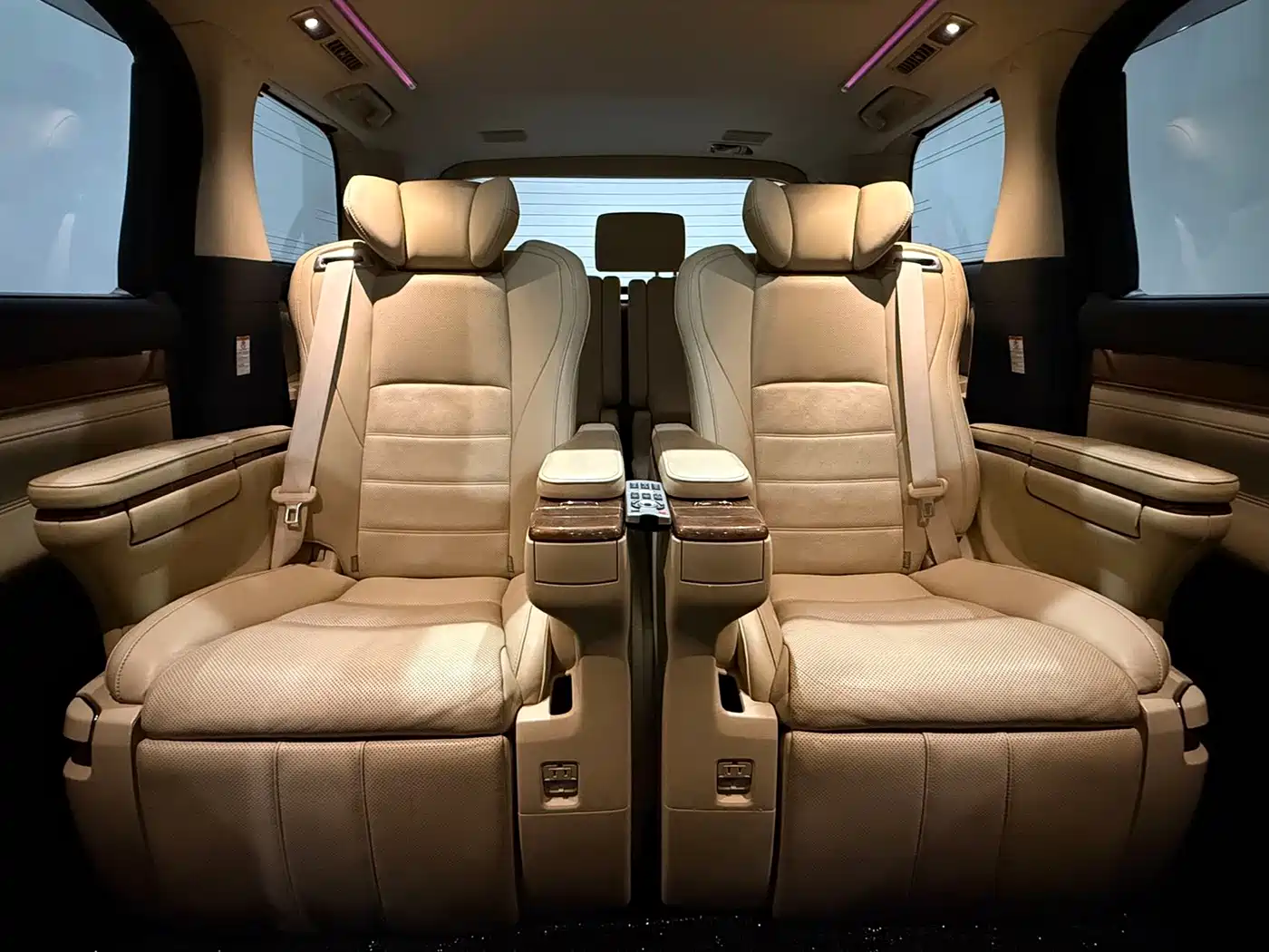 Toyota Alphard 2015 3.5L Premium Edition фото 12