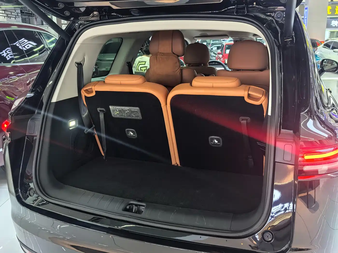 Leapmotor Leapmotor C16 2026 Model Year EREV 280 LiDAR Premium Edition 6-Seater 13