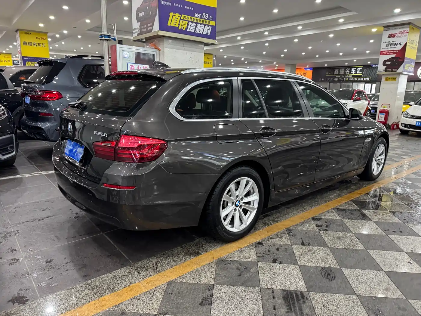 BMW 5 Series (Import) 2014 520i Touring фото 8