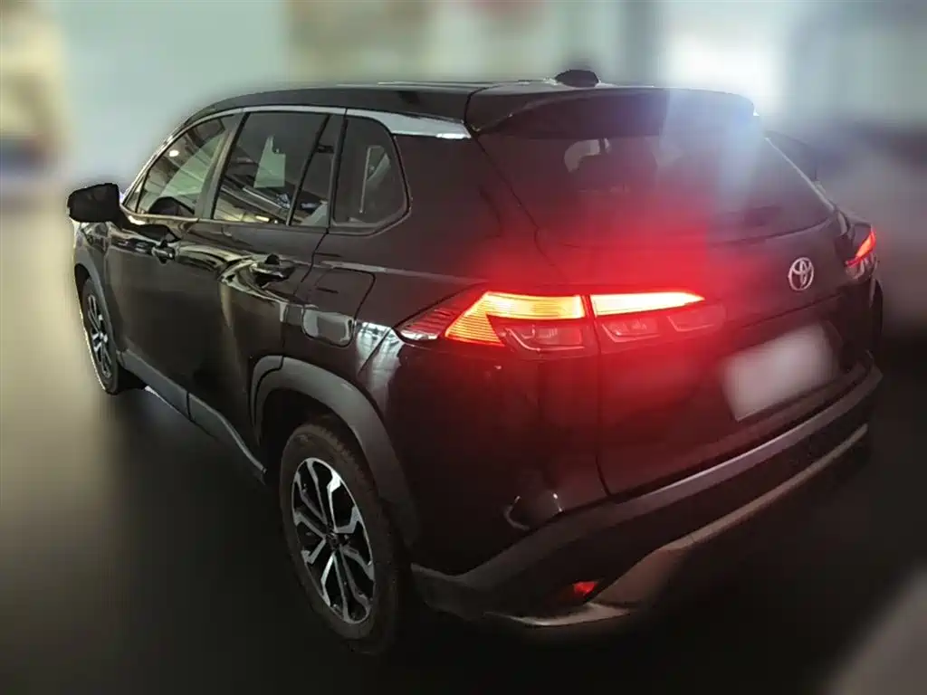 Toyota Frontlander 2023 2.0L CVT Luxury Edition фото 9