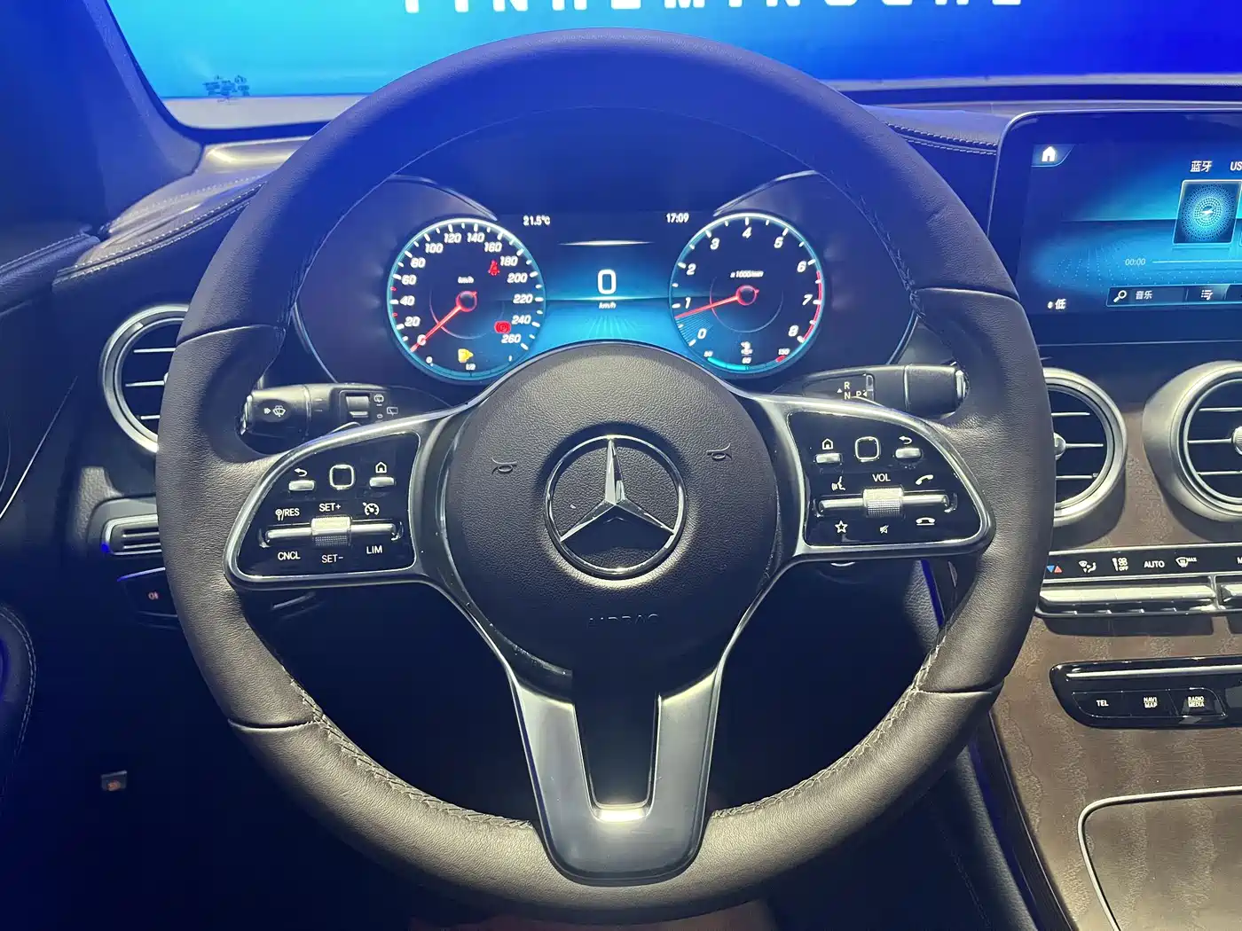 Mercedes-Benz GLC 2020 GLC 260 L 4MATIC Luxury фото 12