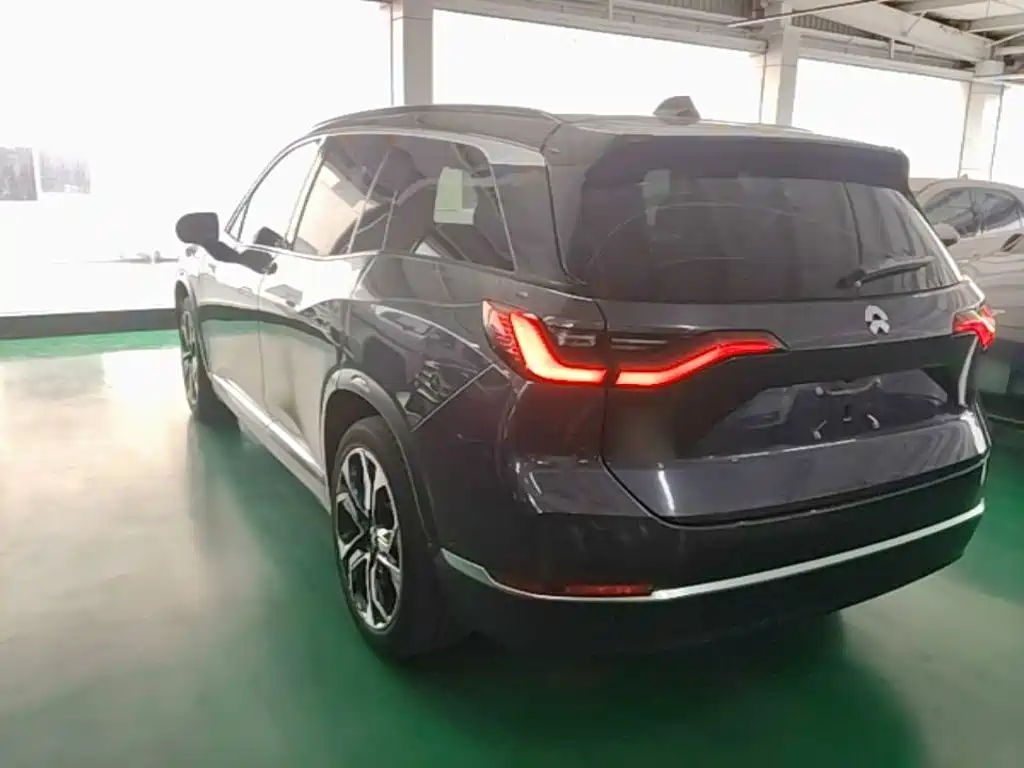 Фото 5 - NIO ES8