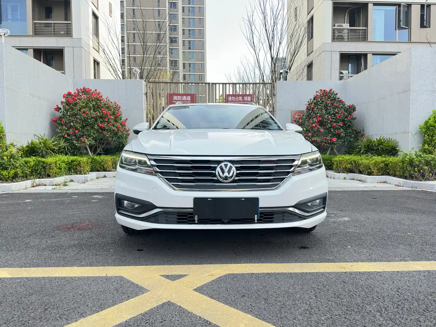 Volkswagen Lavida 2018 Hatchback 200TSI DSG Comfort Edition China V фото 2