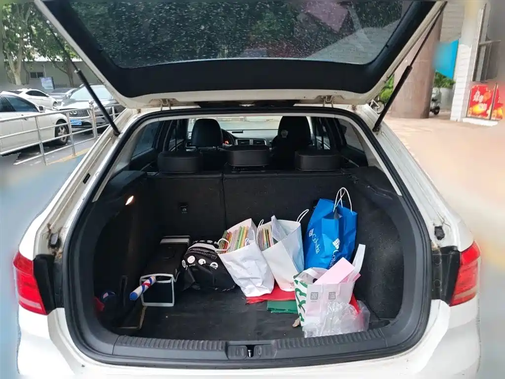 Volkswagen Lavida Tour 2014 1.4TSI Automatic 30th Anniversary Edition фото 10