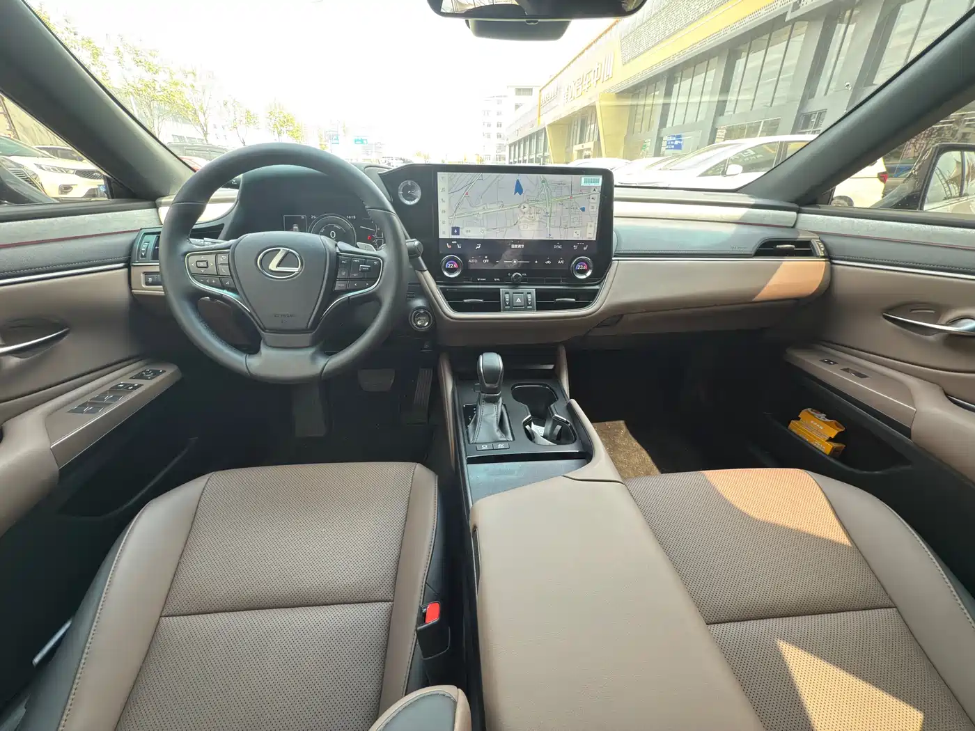 Lexus ES 2025 300h Ultimate Edition фото 6
