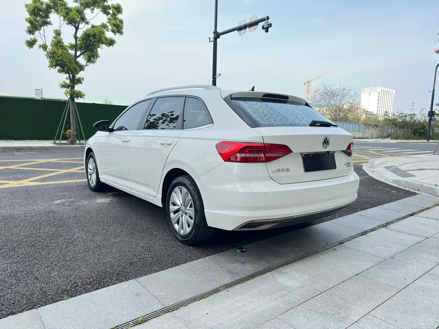 Volkswagen Lavida 2018 Hatchback 200TSI DSG Comfort Edition China V фото 7