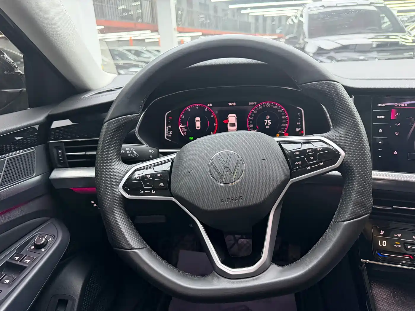 Volkswagen Passat 2023 330TSI Luxury Edition фото 7