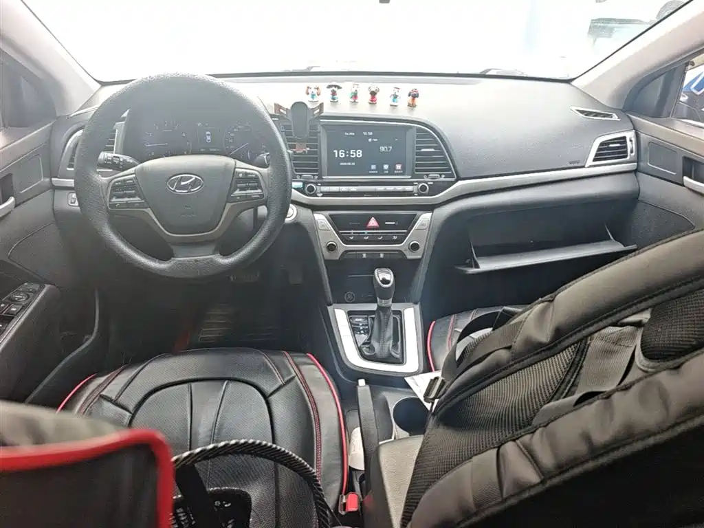 Hyundai Elantra 2016 Model 1.6L Automatic Smart Elite фото 10
