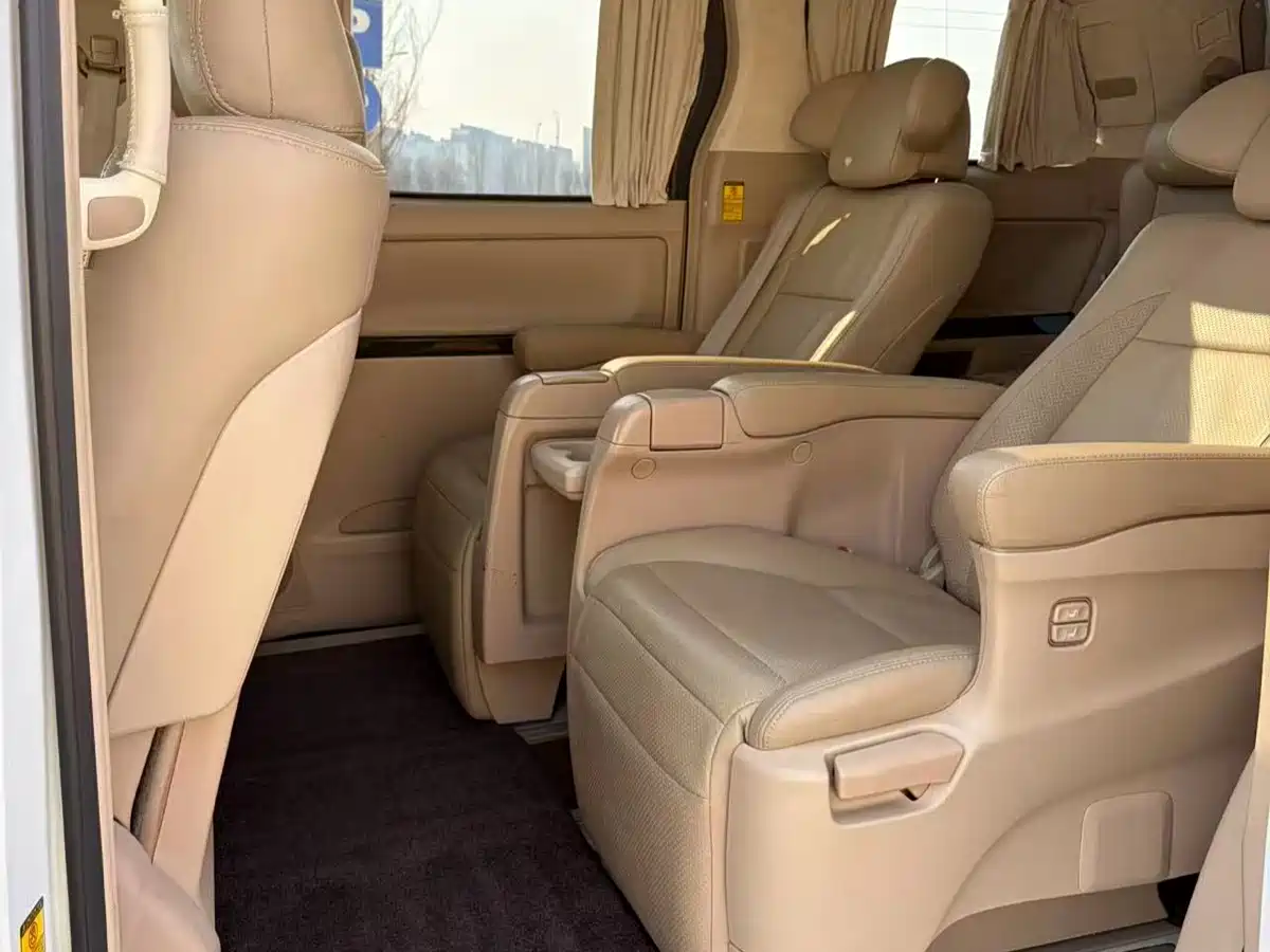 Toyota Alphard 2012 3.5L Luxury Edition фото 9