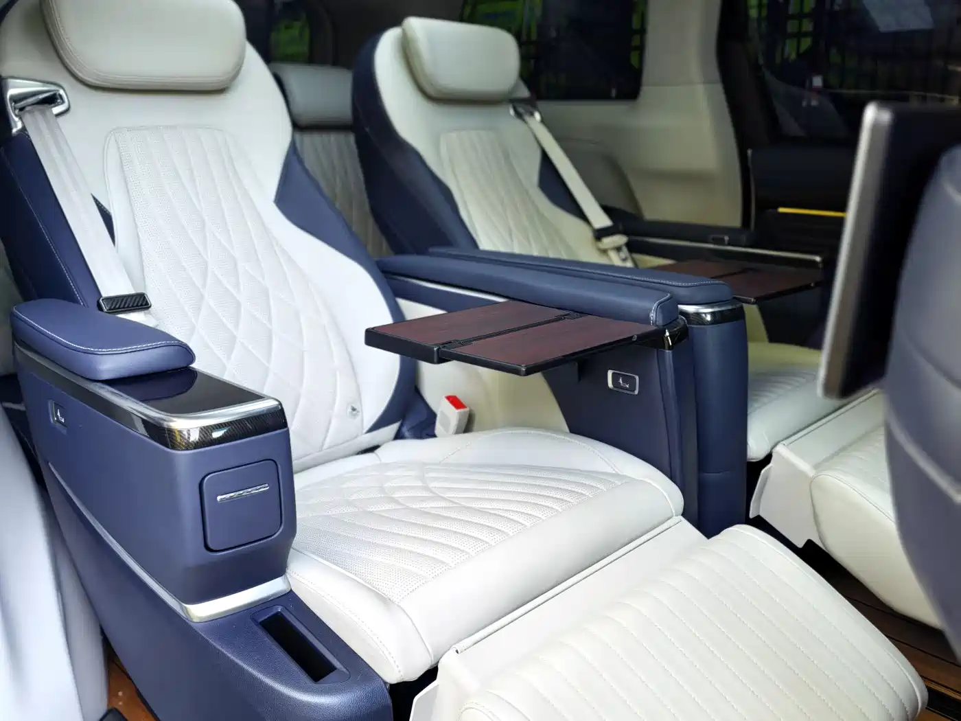 SAIC Maxus Maxus G90 2023 2.0T Interstellar 7-seater фото 20