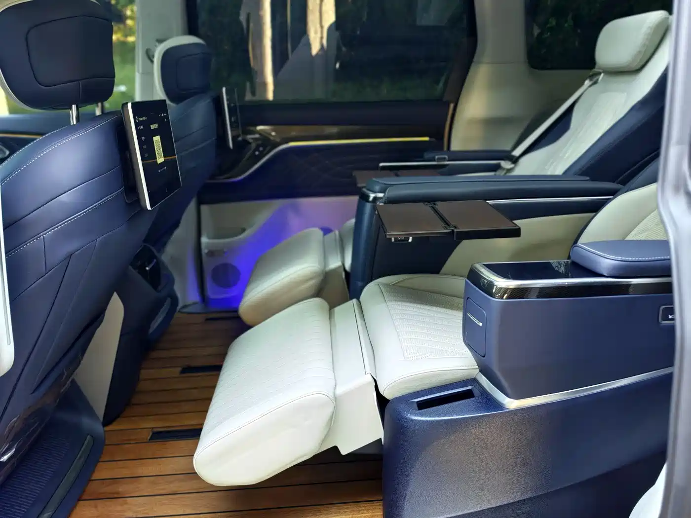 SAIC Maxus Maxus G90 2023 2.0T Interstellar 7-seater фото 17