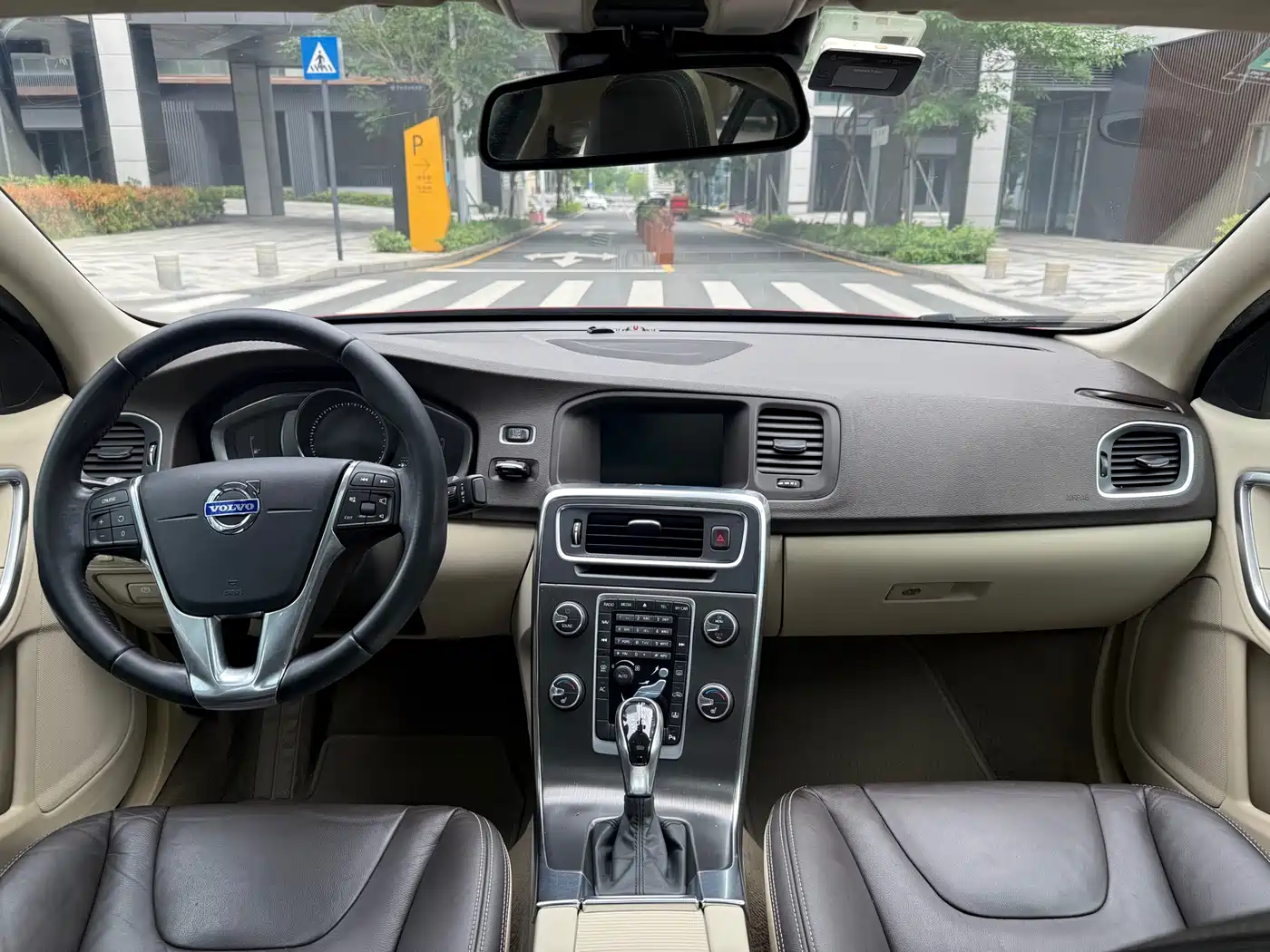 Фото 11 - Volvo S60