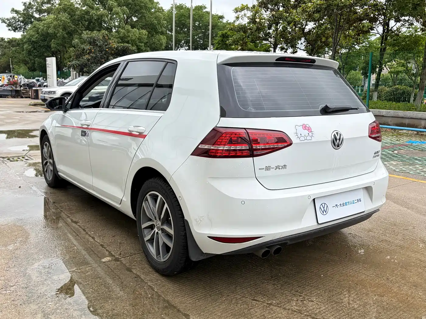 Volkswagen Golf 2017 230TSI Auto Luxury Millionth Anniversary Edition фото 9