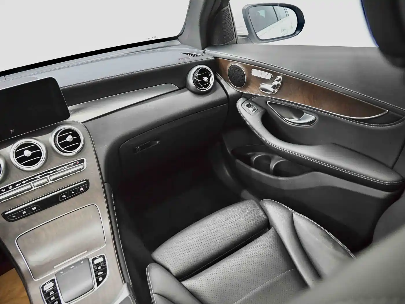 Mercedes-Benz GLC 2020 Facelift GLC 300 L 4MATIC Dynamic фото 36