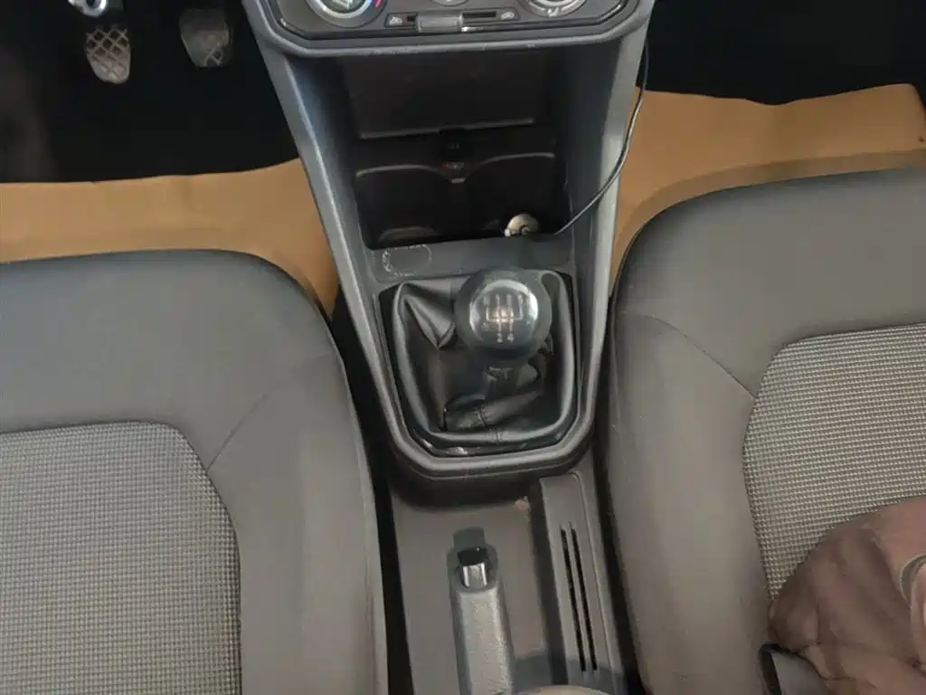 Volkswagen Jetta 2019 Dream Edition 1.5L Manual Fashion фото 14