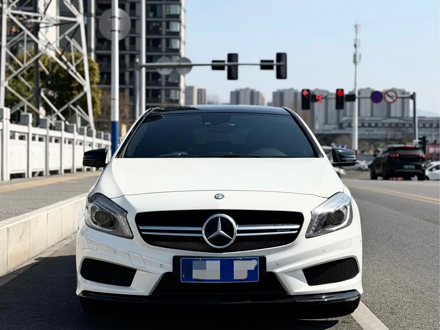 Mercedes-Benz A-Class AMG (Import) 2014 AMG A 45 4MATIC фото 2
