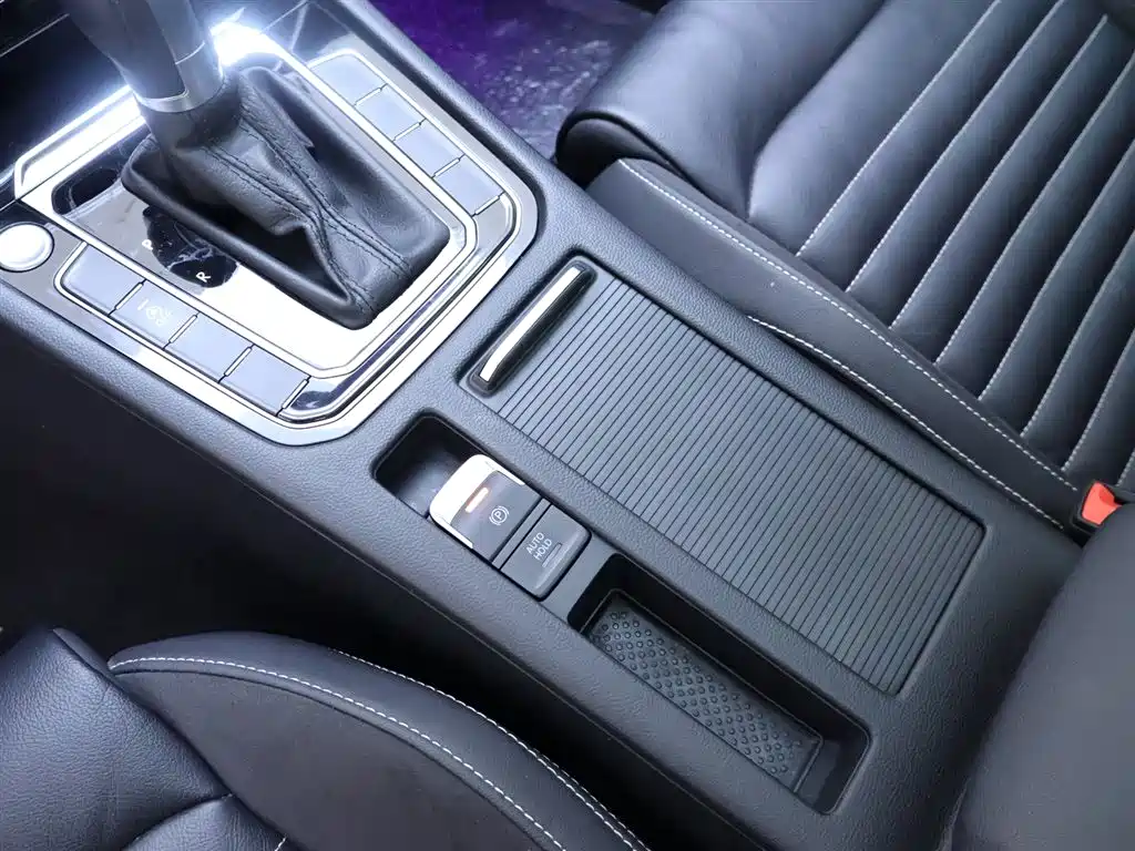 Volkswagen Magotan 2020 330TSI DSG Leading фото 12