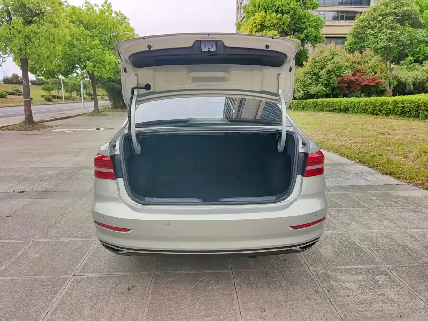 Volkswagen Lavida 2019 1.5L Automatic Comfort Edition China VI фото 16
