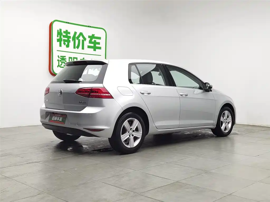 Volkswagen Golf 2016 1.6L Automatic Comfort фото 2