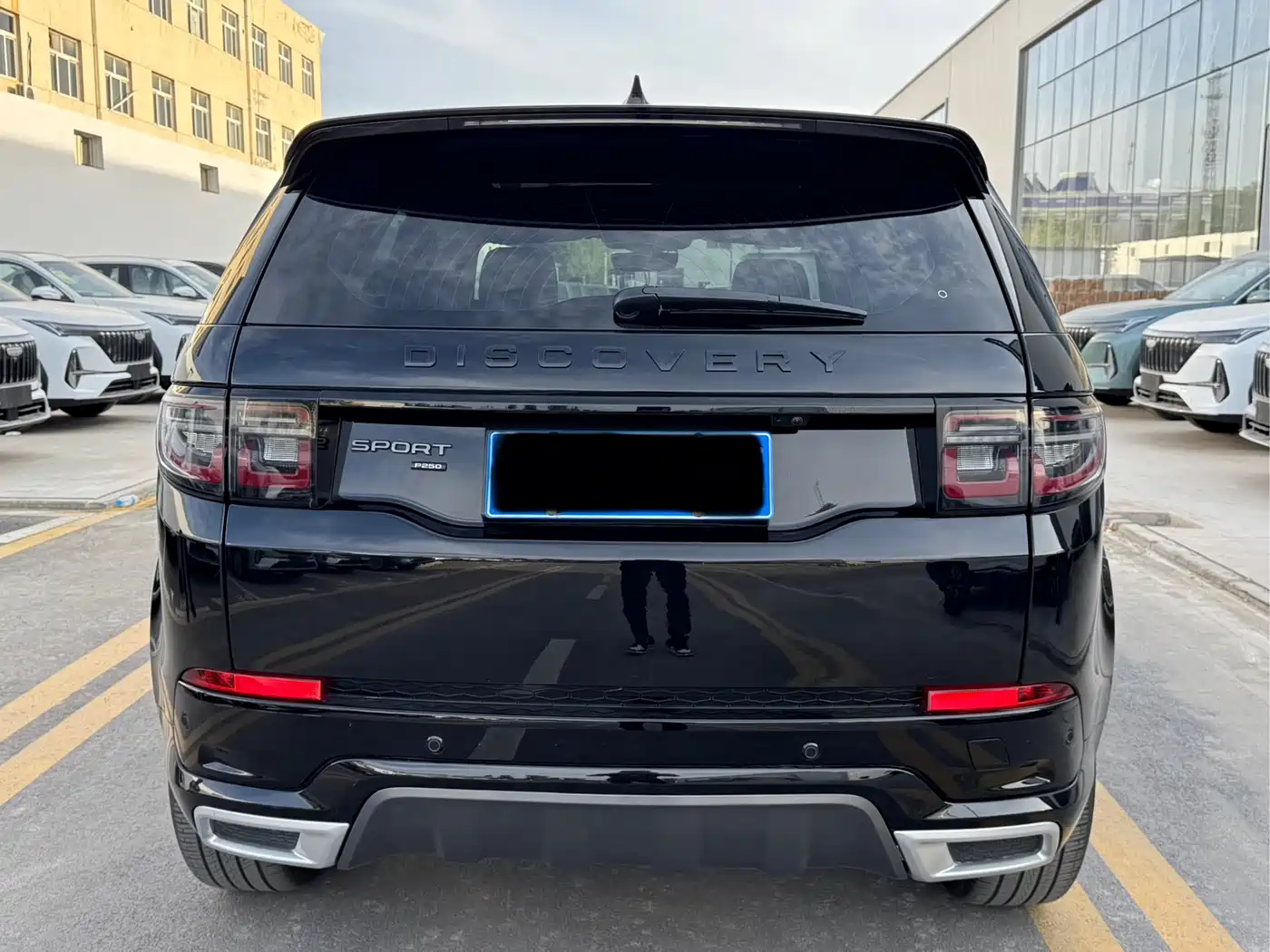 Land Rover Discovery Sport 2022 Model Facelift 249PS R-Dynamic SE Performance Tech Edition 5-seater фото 8