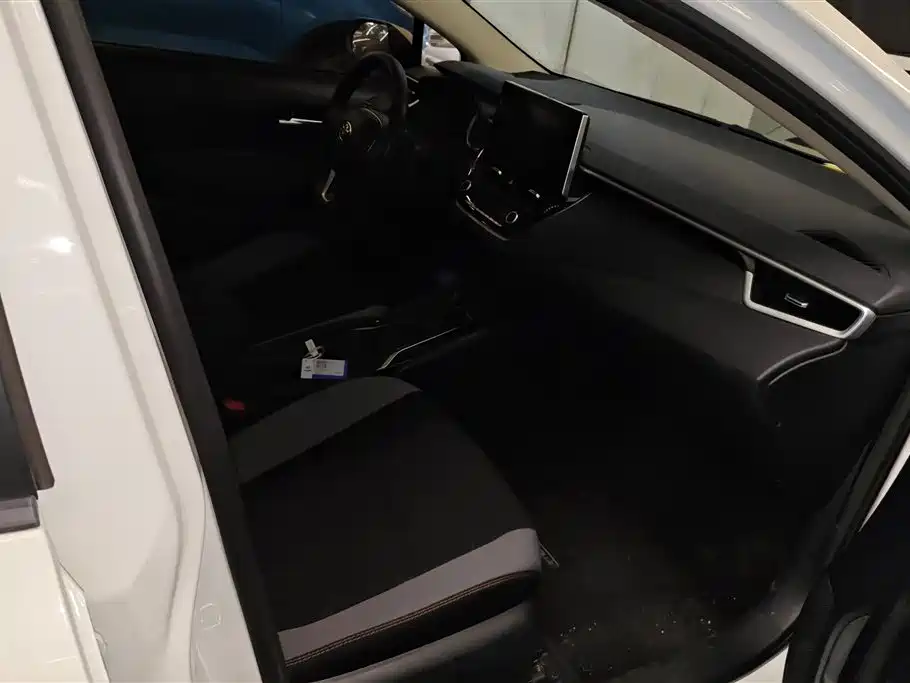 Toyota Corolla 2021 1.2T S-CVT Elite PLUS Edition фото 8