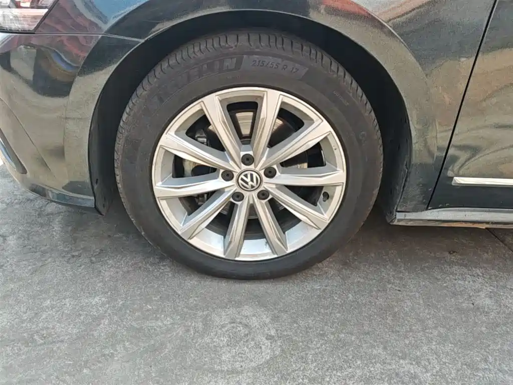 Volkswagen Passat 2017 330TSI DSG Prestige фото 23