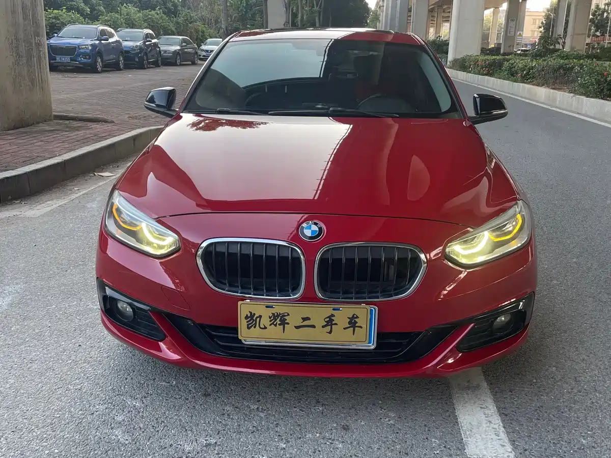 BMW 1 Series 2017 118i Sport фото 2