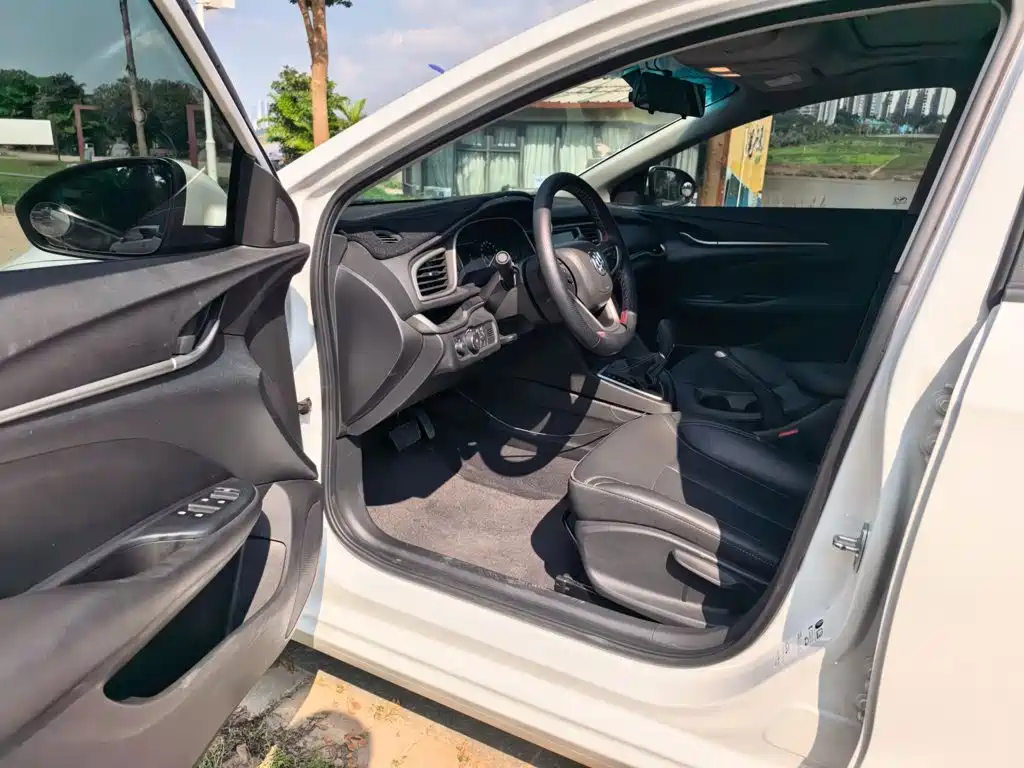 Фото 19 - Buick Excelle