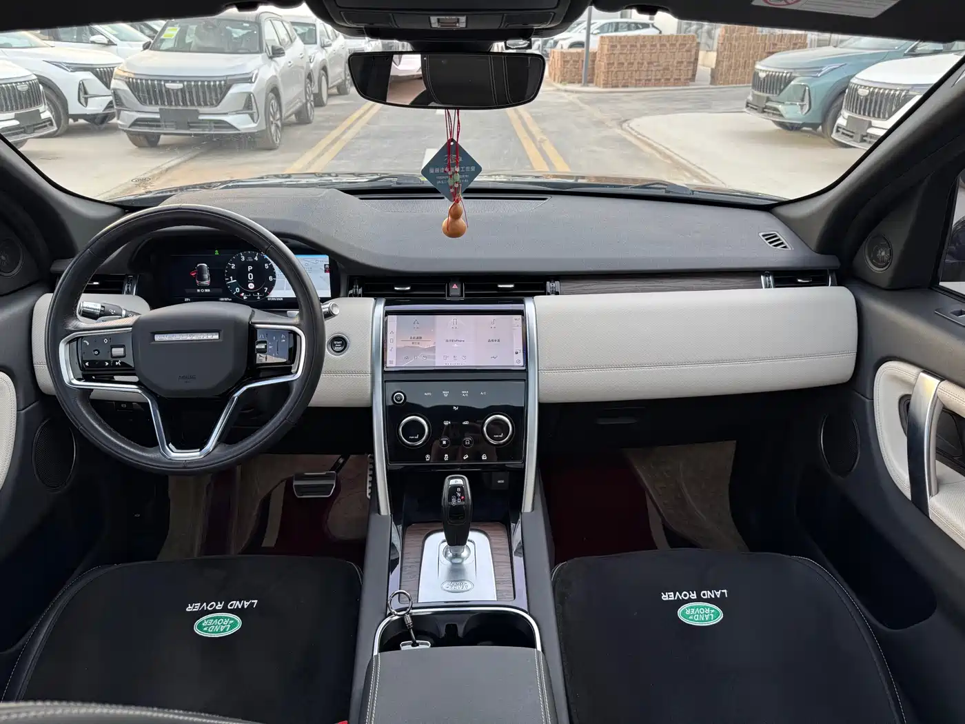 Land Rover Discovery Sport 2022 Model Facelift 249PS R-Dynamic SE Performance Tech Edition 5-seater фото 6