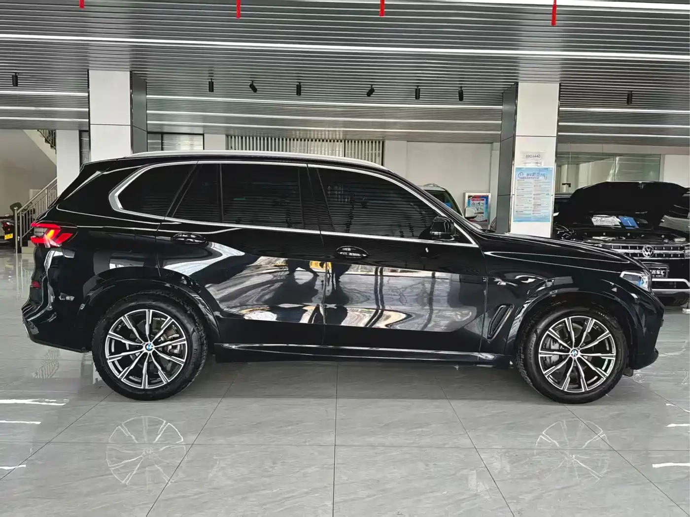 BMW X5 (Import) 2020 xDrive40i M Sport Package фото 2
