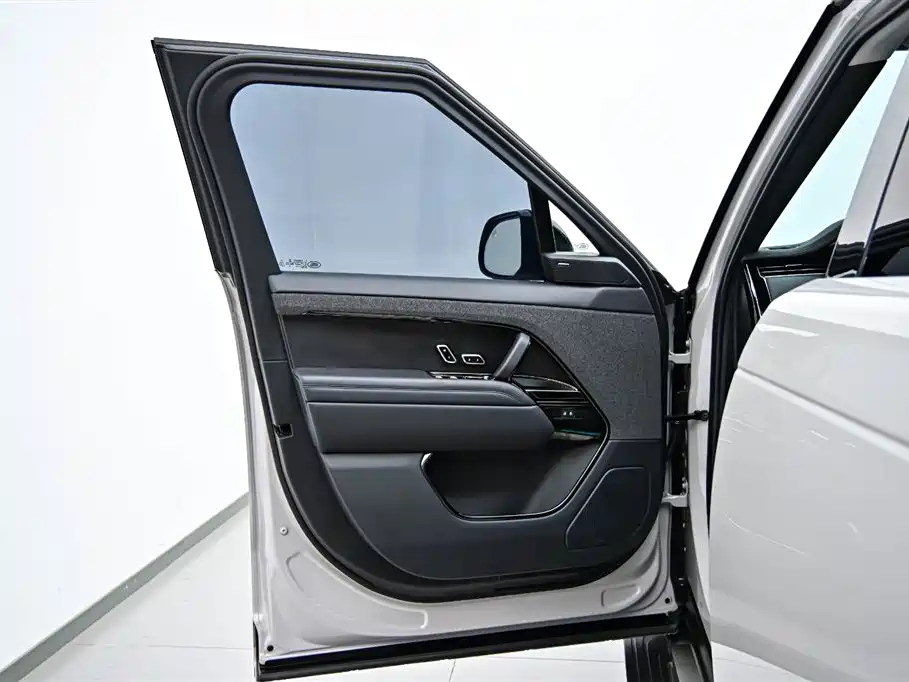 Land Rover Range Rover Sport 2023 400PS Dynamic SE фото 18