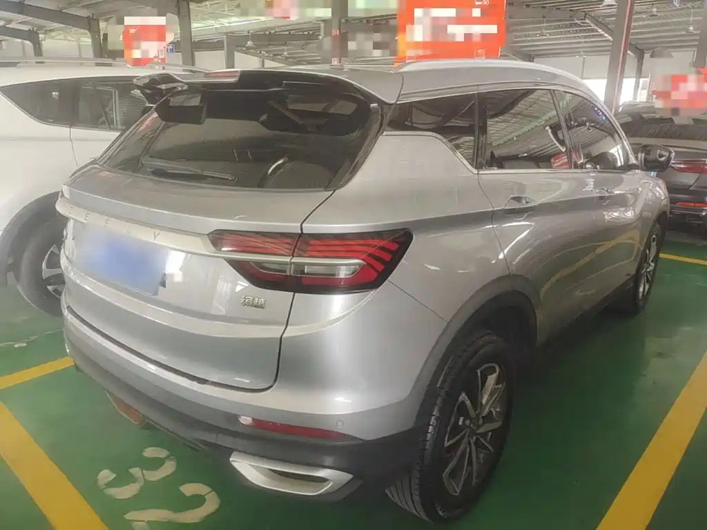 Фото 7 - Geely Coolray