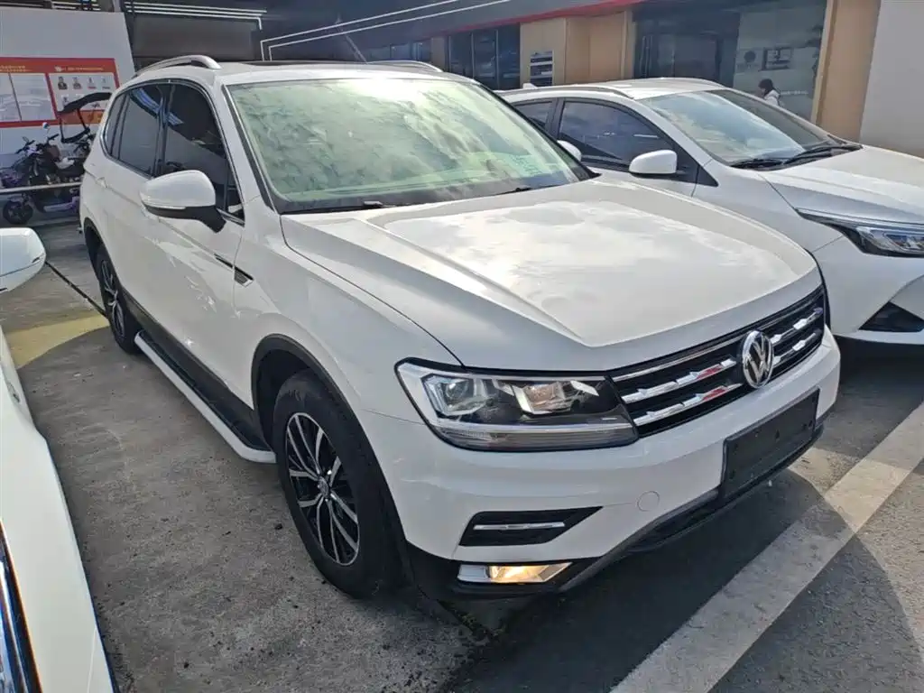 Volkswagen Tiguan L 2017 330TSI Automatic 2WD Luxury Edition фото 4