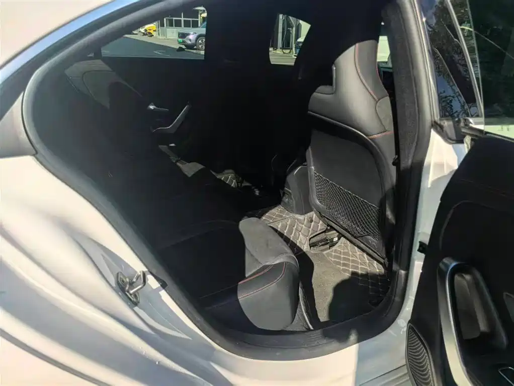 Mercedes-Benz CLA (Import) 2024 CLA 200 фото 11