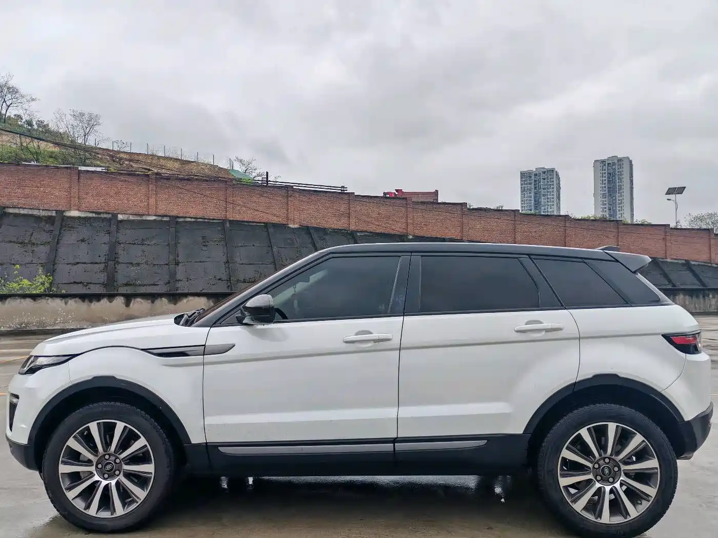 Land Rover Range Rover Evoque 2018 240PS SE Smart Edition фото 6