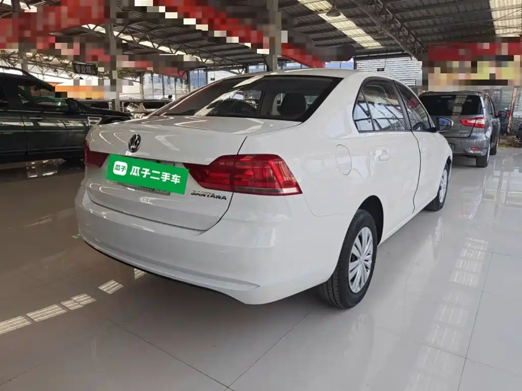 VOLKSWAGEN SANTANA