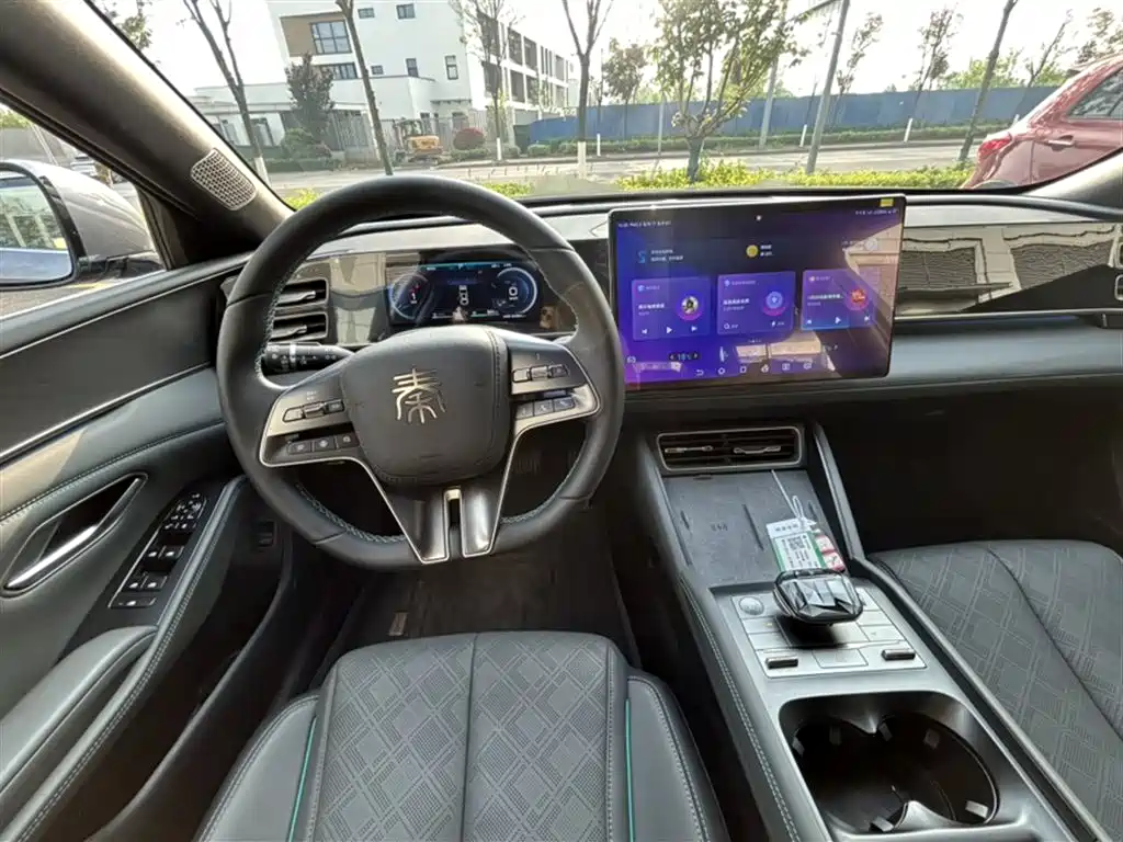 BYD Qin L 2024 DM-i 120KM Excellence Model фото 15