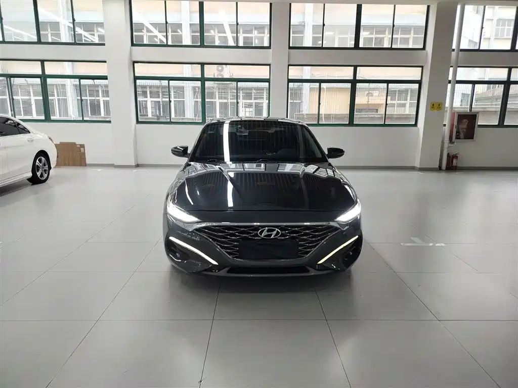 Hyundai Fista 2019 280TGDi Sport Edition China VI фото 3