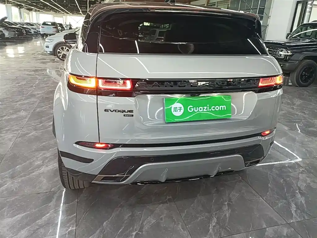 Land Rover Range Rover Evoque 2023 Range Rover Evoque L 249PS Corinthian Bronze Special Edition фото 6
