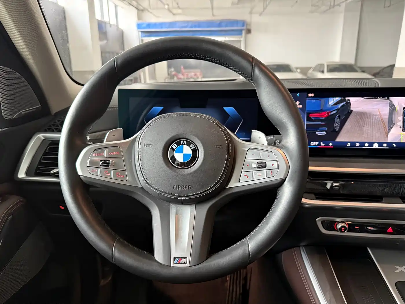 BMW X5 2025 Model xDrive 30Li Exclusive M Sport Blackout Package фото 20