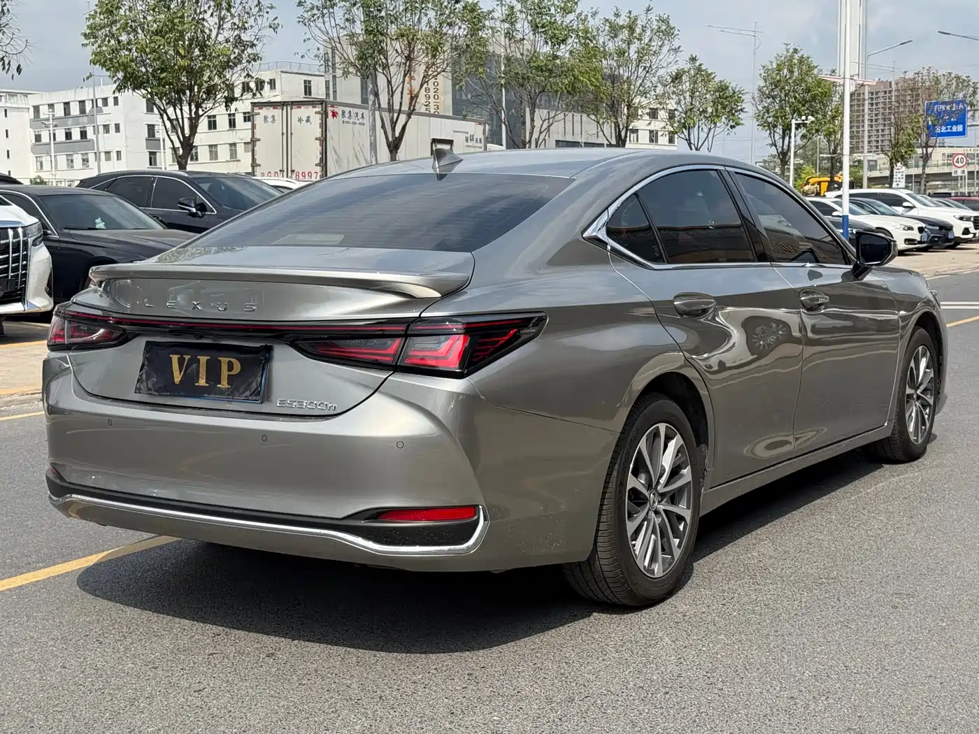 Lexus ES 2025 300h Ultimate Edition фото 7