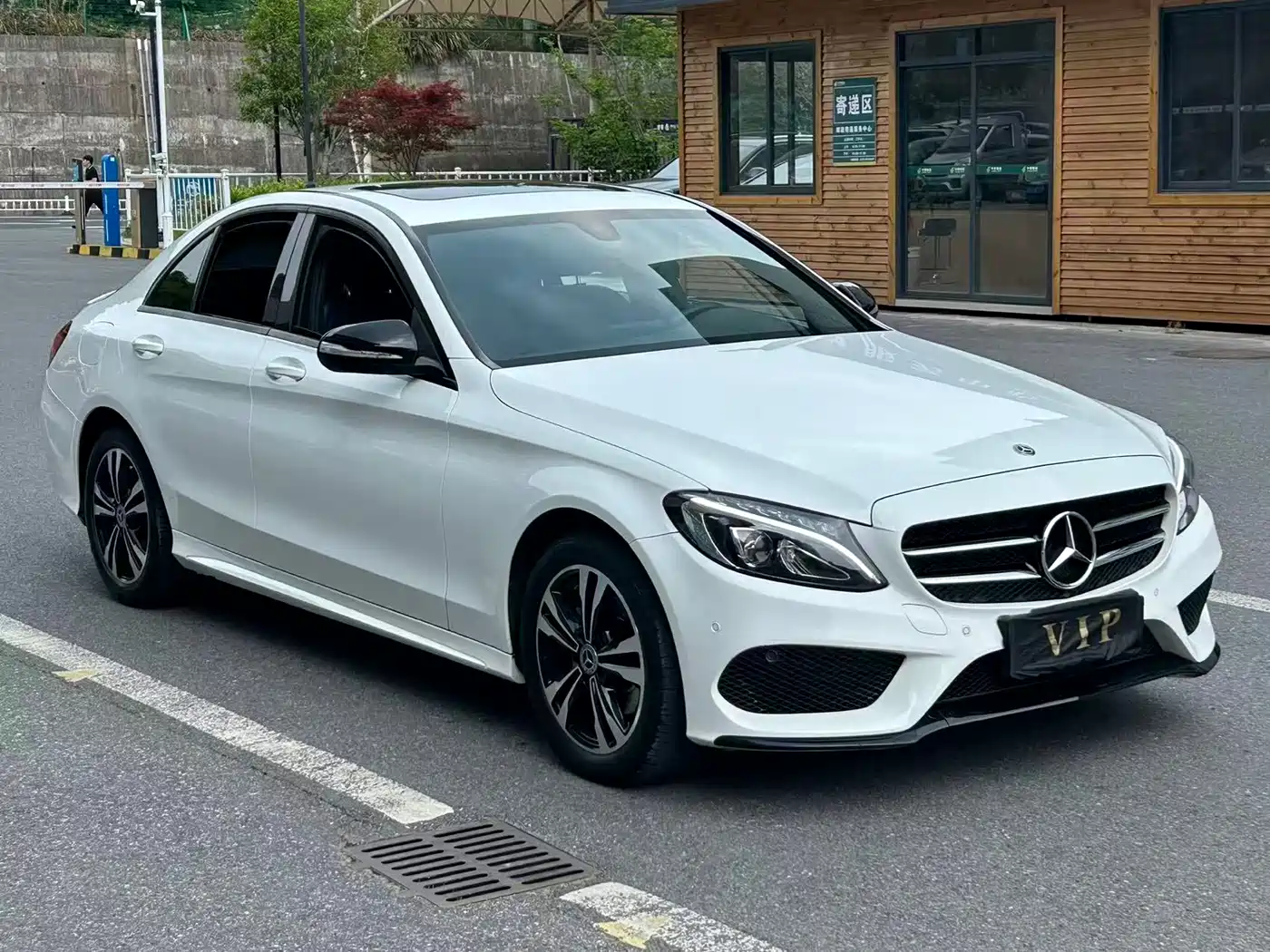 Mercedes-Benz C-Class 2017 Facelift C 200 Sport Edition фото 2
