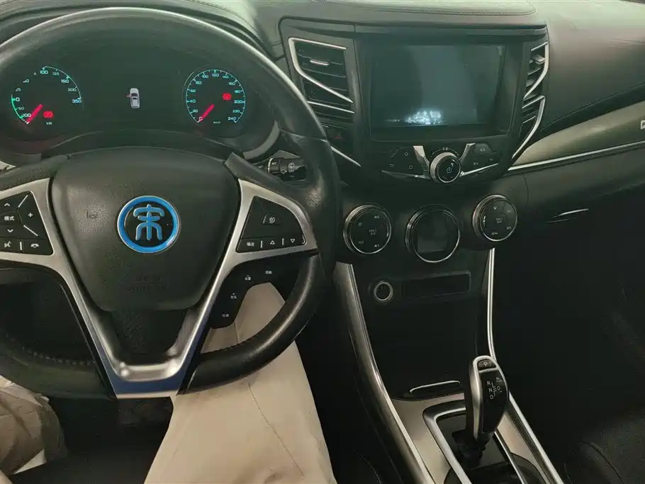 BYD Song New Energy 2017 Song DM 1.5TID Full-time 4WD Luxury фото 12