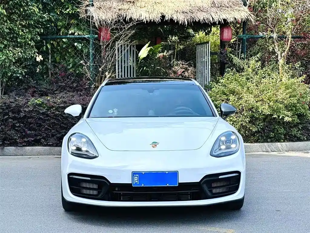 Porsche Panamera 2023 Panamera Executive Long Wheelbase Platinum Edition 2.9T фото 2