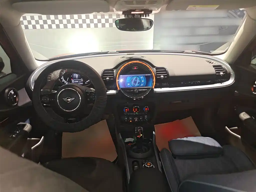 MINI CLUBMAN