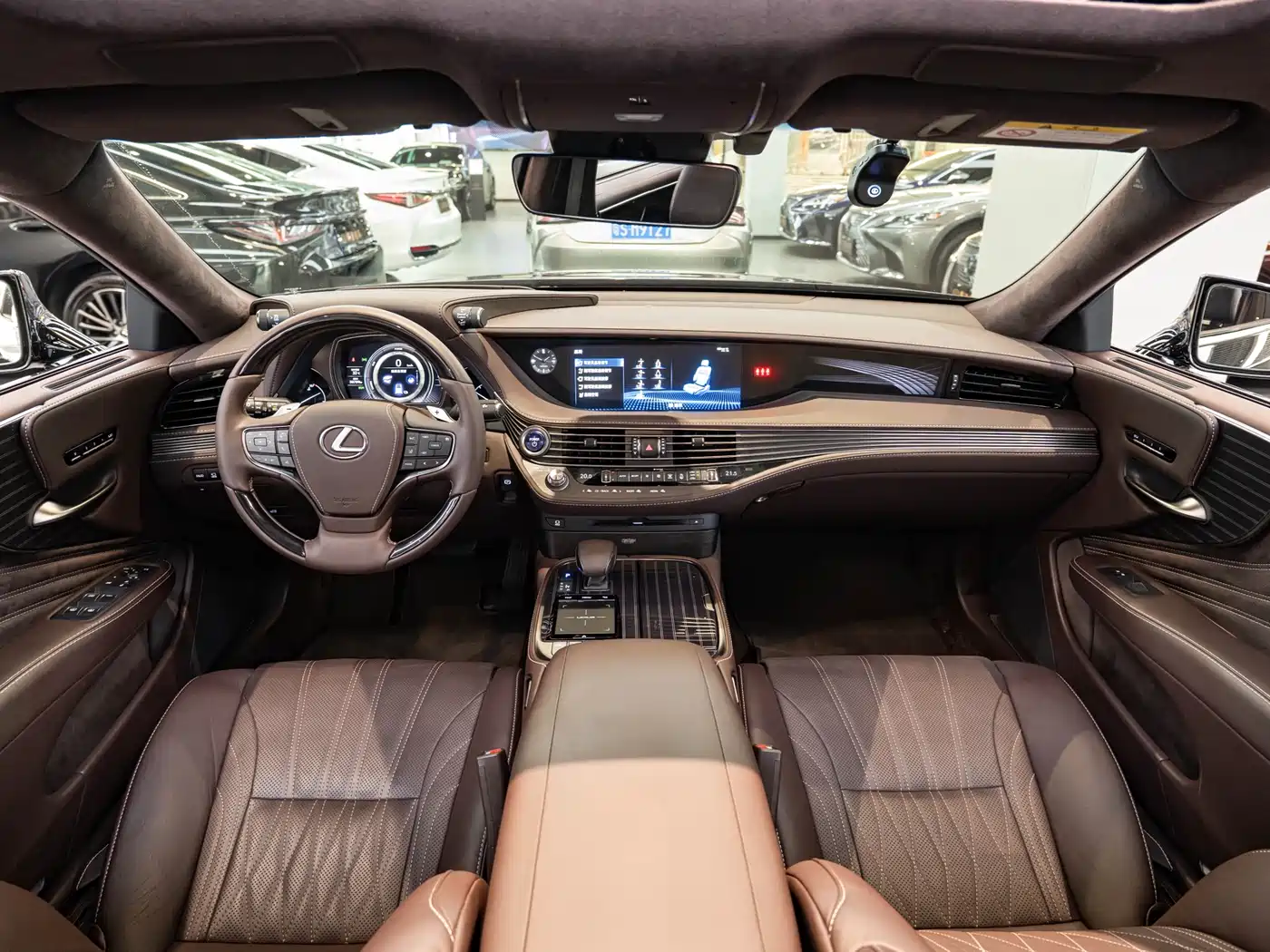 Lexus LS 2020 500h Luxury (China VI) фото 13